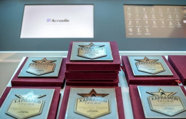 Премии "Харламов Трофи" получили не только легендарные хоккеисты