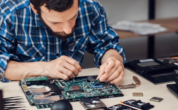 Исповедь компьютерного мастера: Я целый год обманывал людей