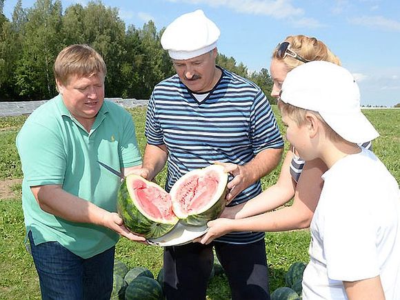 Лукашенко посоветовал жителям своей страны меньше «жрать»