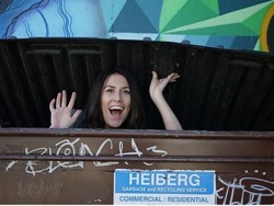 Девушка питалась на помойке 8 месяцев, чтобы уехать отдыхать