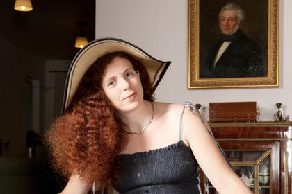 Комитет защиты журналистов призвал расследовать нападение на дом Латыниной