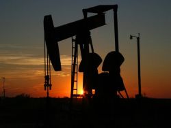А рубль все крепче: Россия берет убедительный реванш в нефтяной войне с США